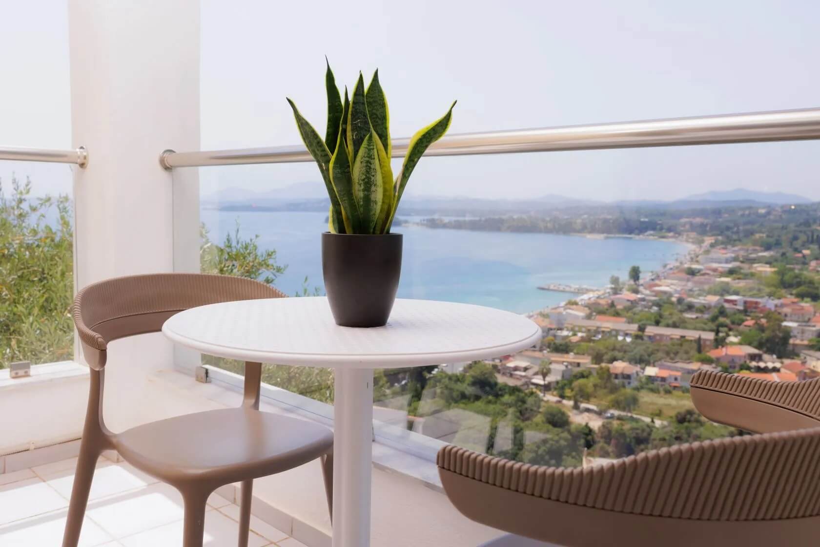 superior double room sea view balcony 02