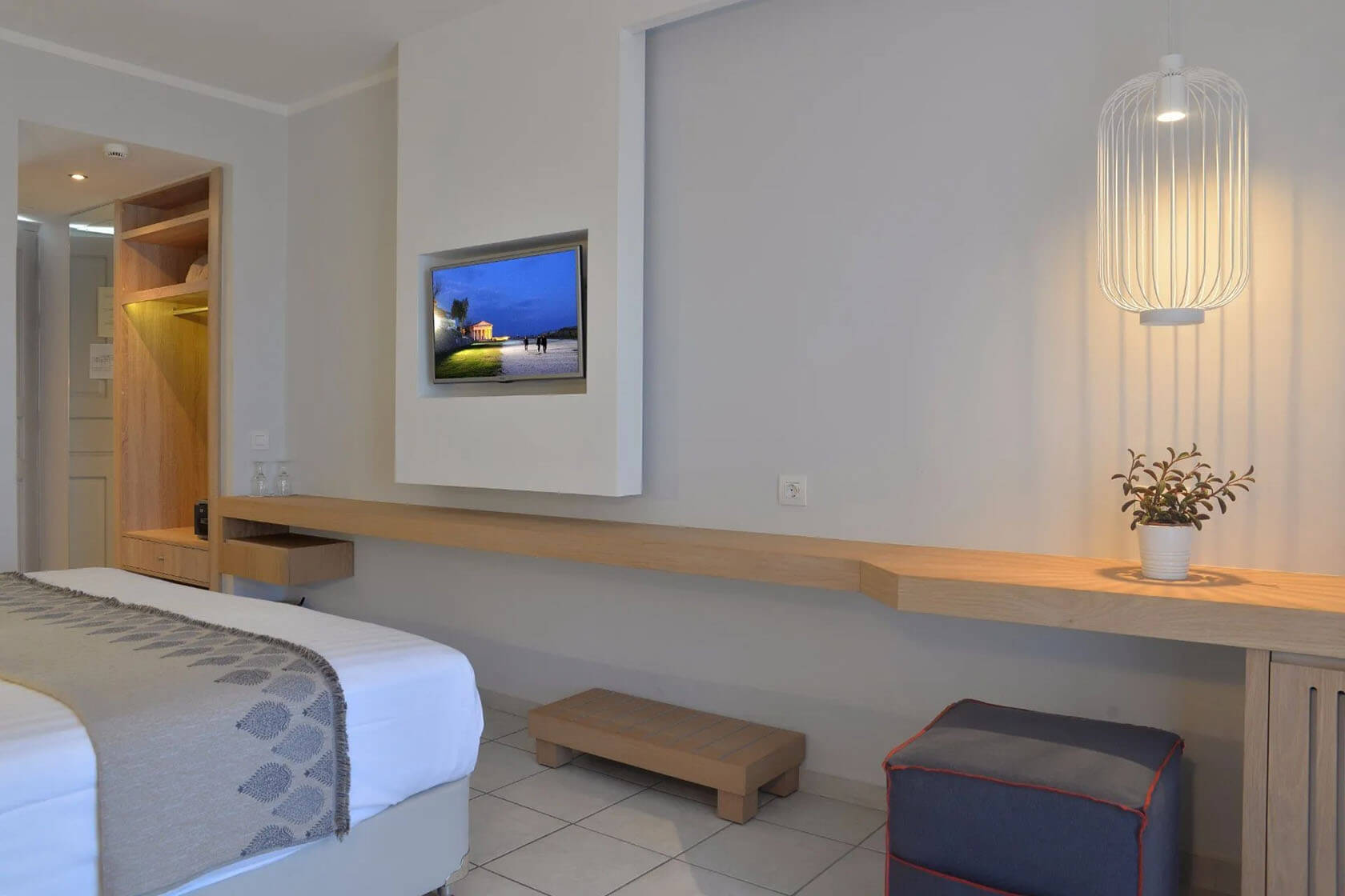 superior double room sea view interior 03