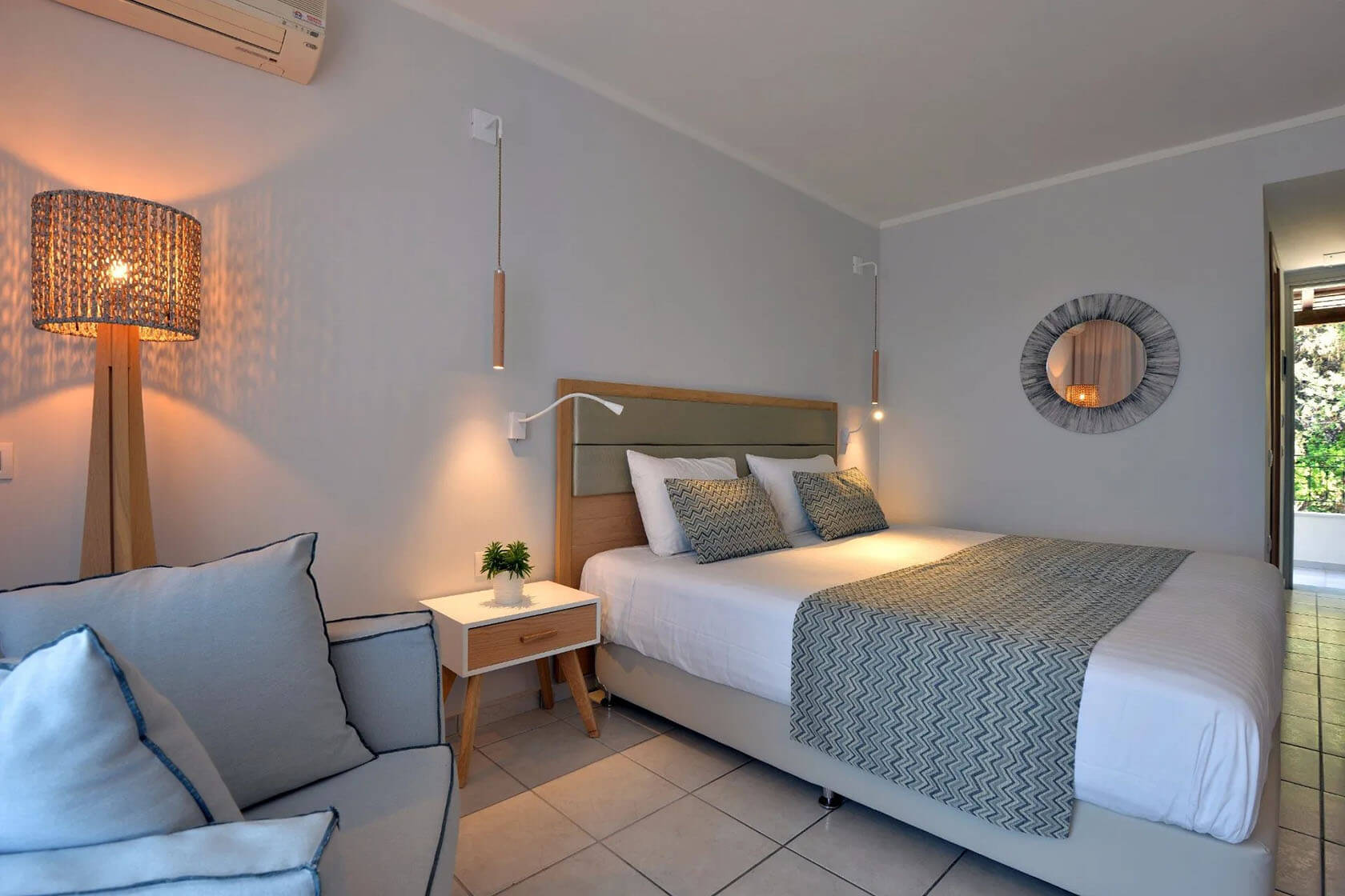 superior double room sea view interior 05